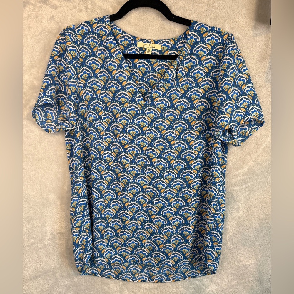 Blue Floral Pattern Short-Sleeve Women's Top